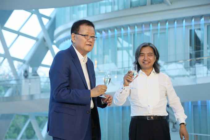 超越时空的对话：吴为山雕塑作品展艺术沙龙在凤凰中心举办