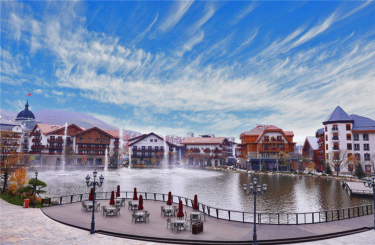 名牌导游带您游河北|崇礼富龙四季小镇:运动+文化,打造冰雪旅游新体验!