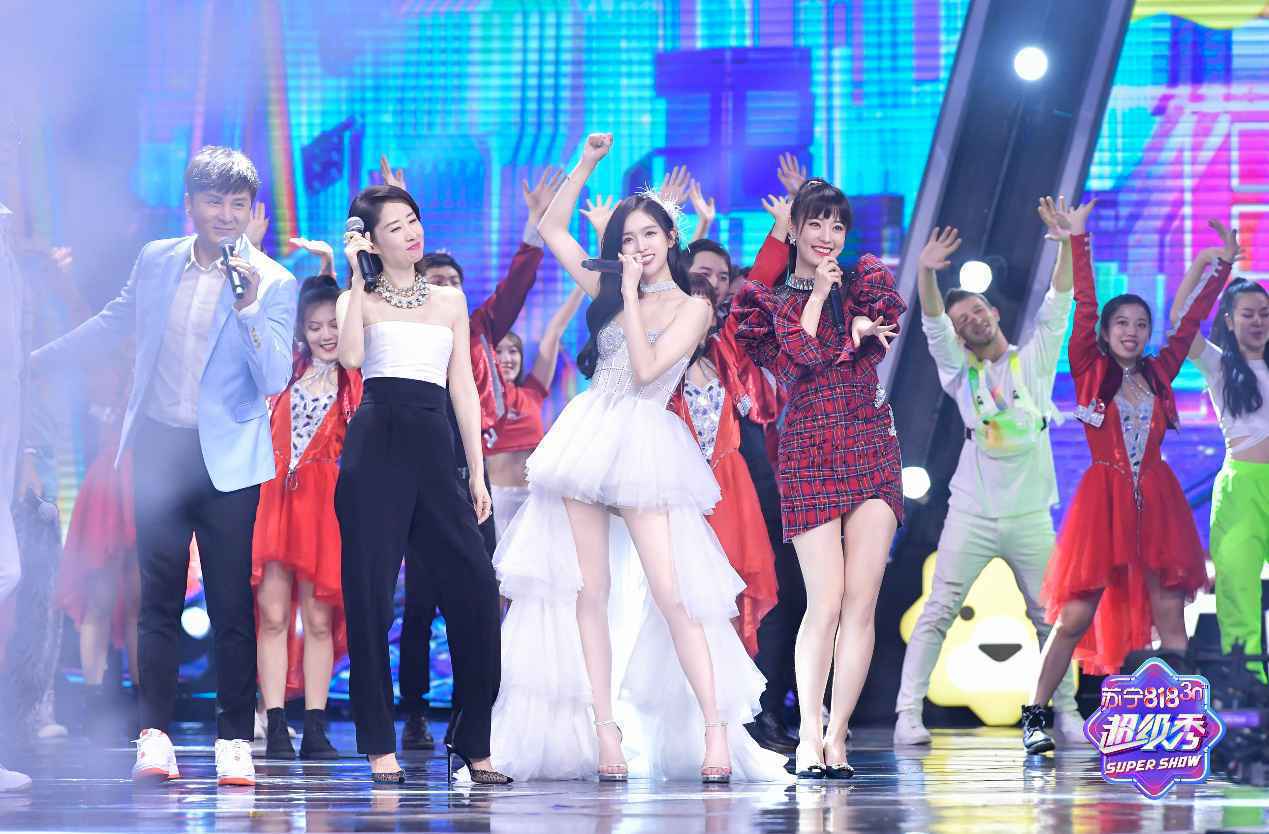 苏宁易购818超级秀破次元了！ 流量明星跨界、连麦、变主播