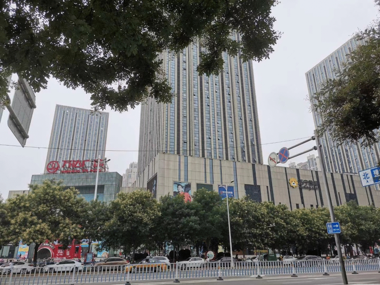 苏宁易购再次闪耀裕华万达，打造省会超级秀场！