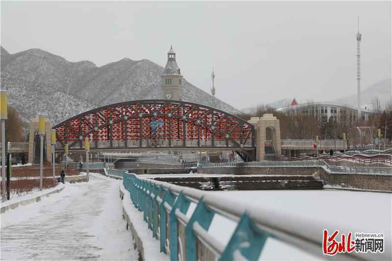 河北：雪后崇礼尽显冬奥小城静谧之美