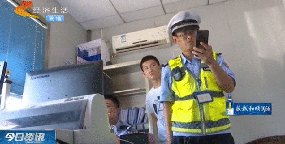 邯郸司机回家遇查酒驾 交警不进行酒精测试却让喝辛辣液体