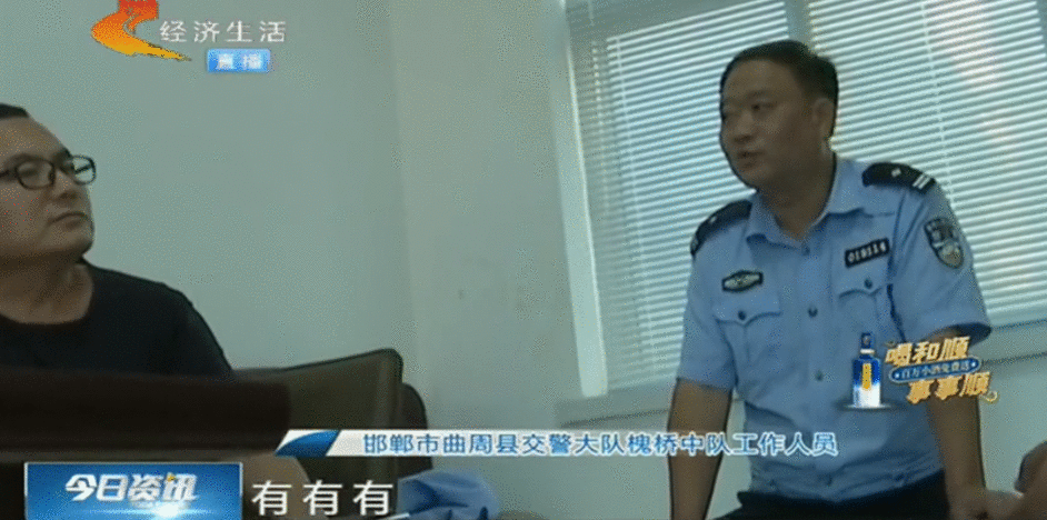 邯郸司机回家遇查酒驾 交警不进行酒精测试却让喝辛辣液体