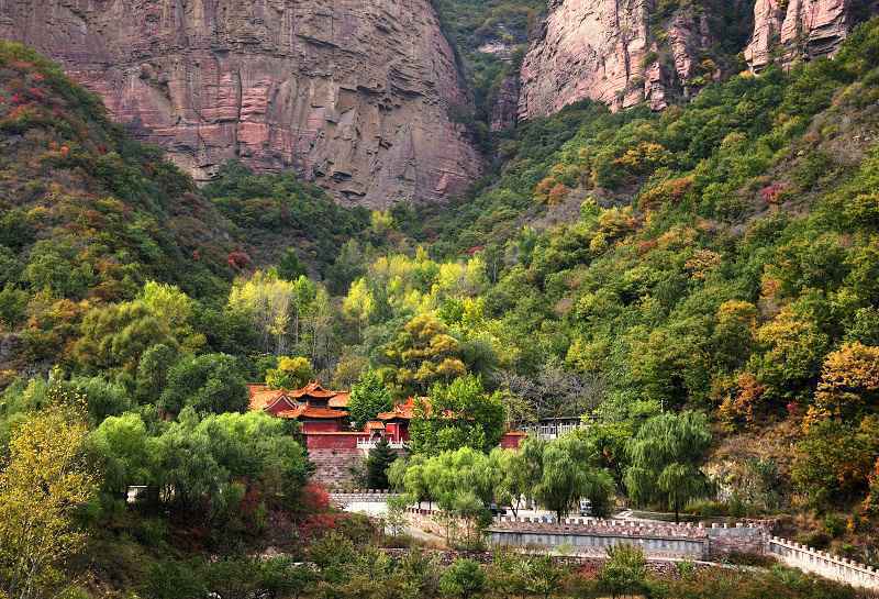 旅发时间│多彩嶂石岩 散发出人文颜色