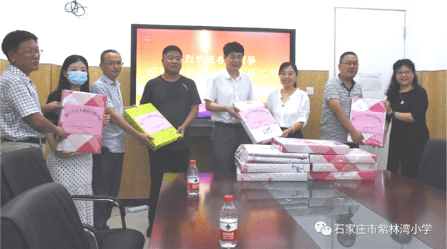 浓情系教育 慰问暖师心