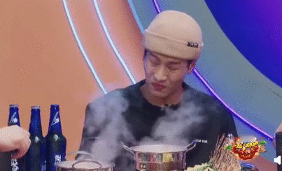 王嘉尔第一次吃糖蒜的表情是什么样的?画面详情曝光网友爆笑