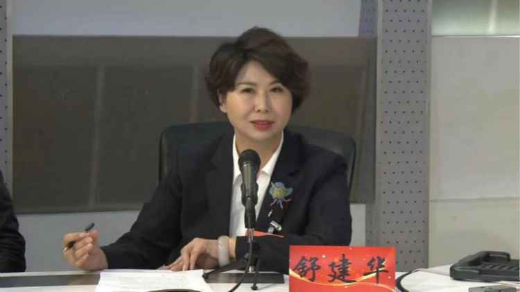 塞外满风情，剪刀生繁花！来丰宁，看巧手剪出纸上乾坤……