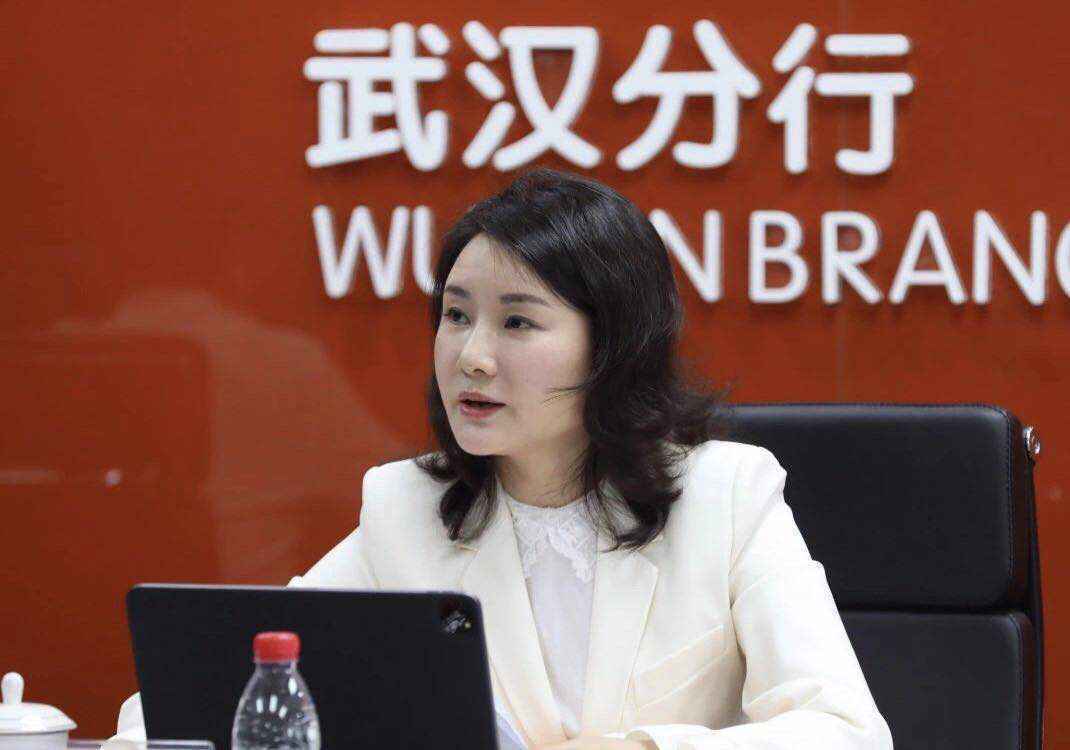 中银协携十余家主流媒体云采访平安银行武汉分行牵头2000亿项目落地支持湖北疫后重振