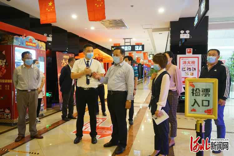 左手筹划排片右手部署消毒 国庆档蓄势待发