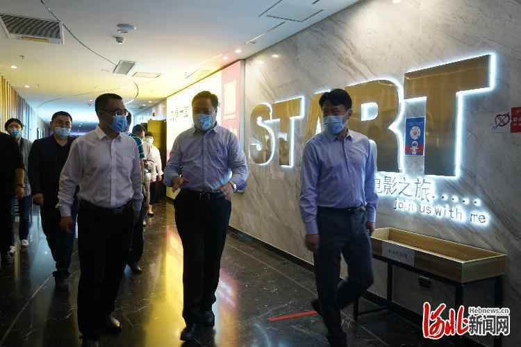 左手筹划排片右手部署消毒 国庆档蓄势待发