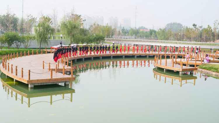 河北宁晋：迎“双节” 北部新区“三园”开园