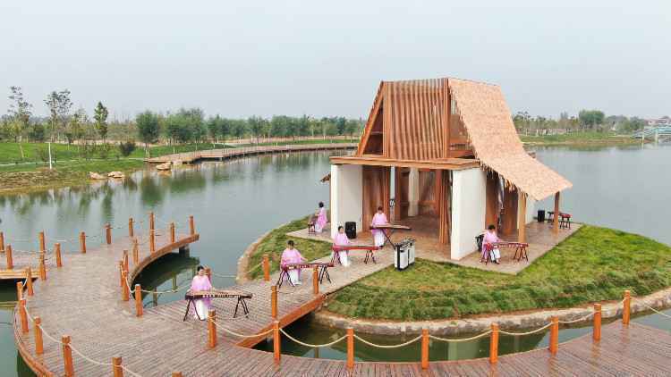 河北宁晋：迎“双节” 北部新区“三园”开园