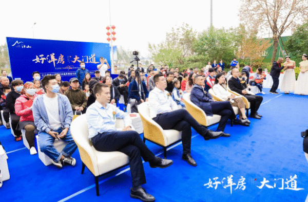 一城聚焦 不负久候 | 让山大门景观示范区惊艳绽放