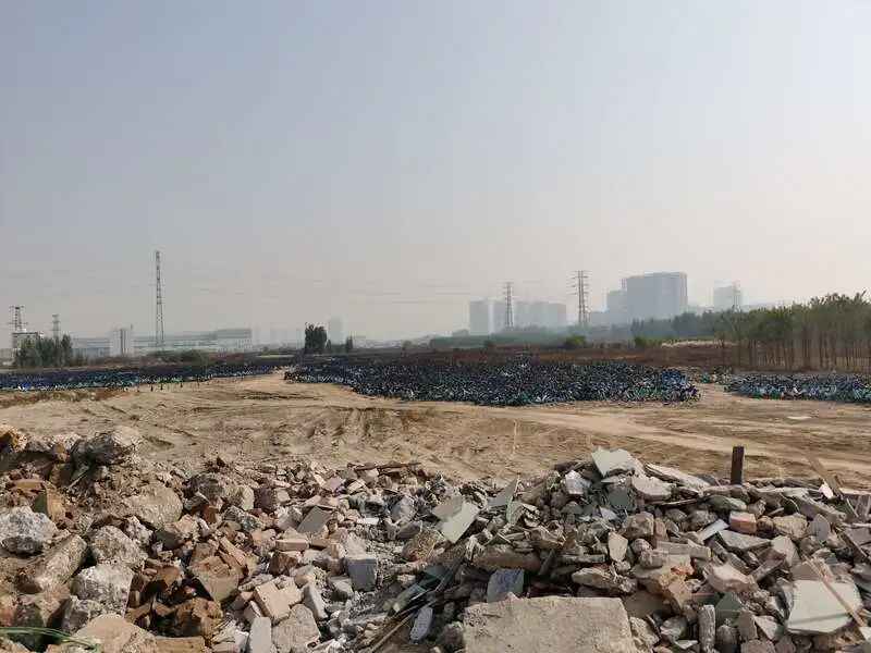 保定：创建文明城市“藏起”共享单车