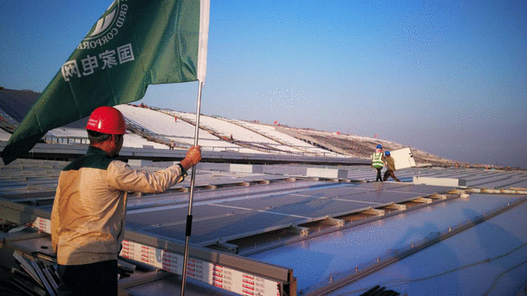 雄安高铁站顶的“一抹绿”——记国网河北建设公司保定中心项目部电气监理师裴滨涛