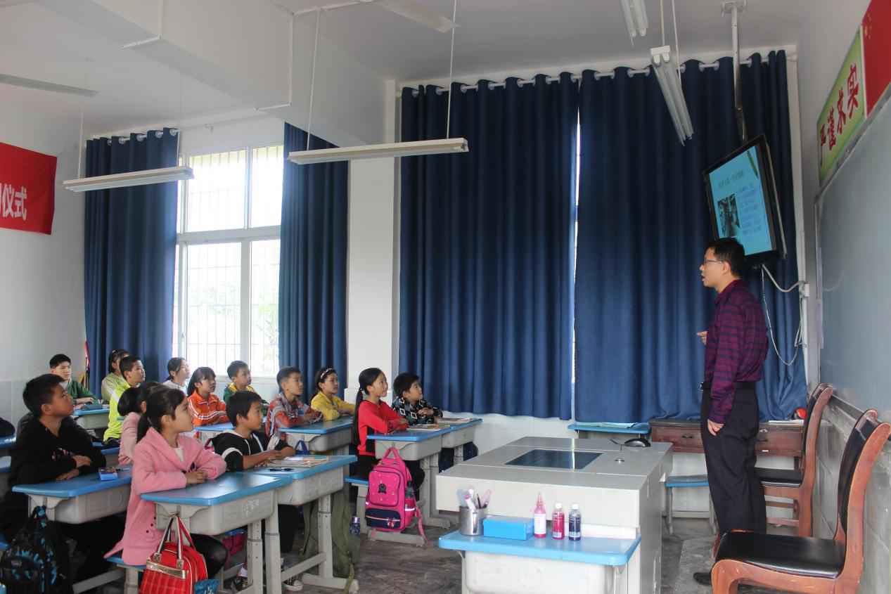 ​中信银行扶贫故事:10年支教12000小时