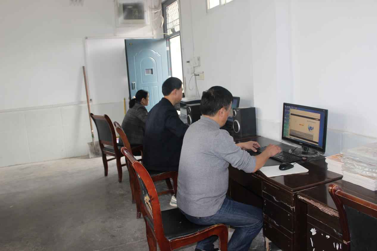 ​中信银行扶贫故事:10年支教12000小时