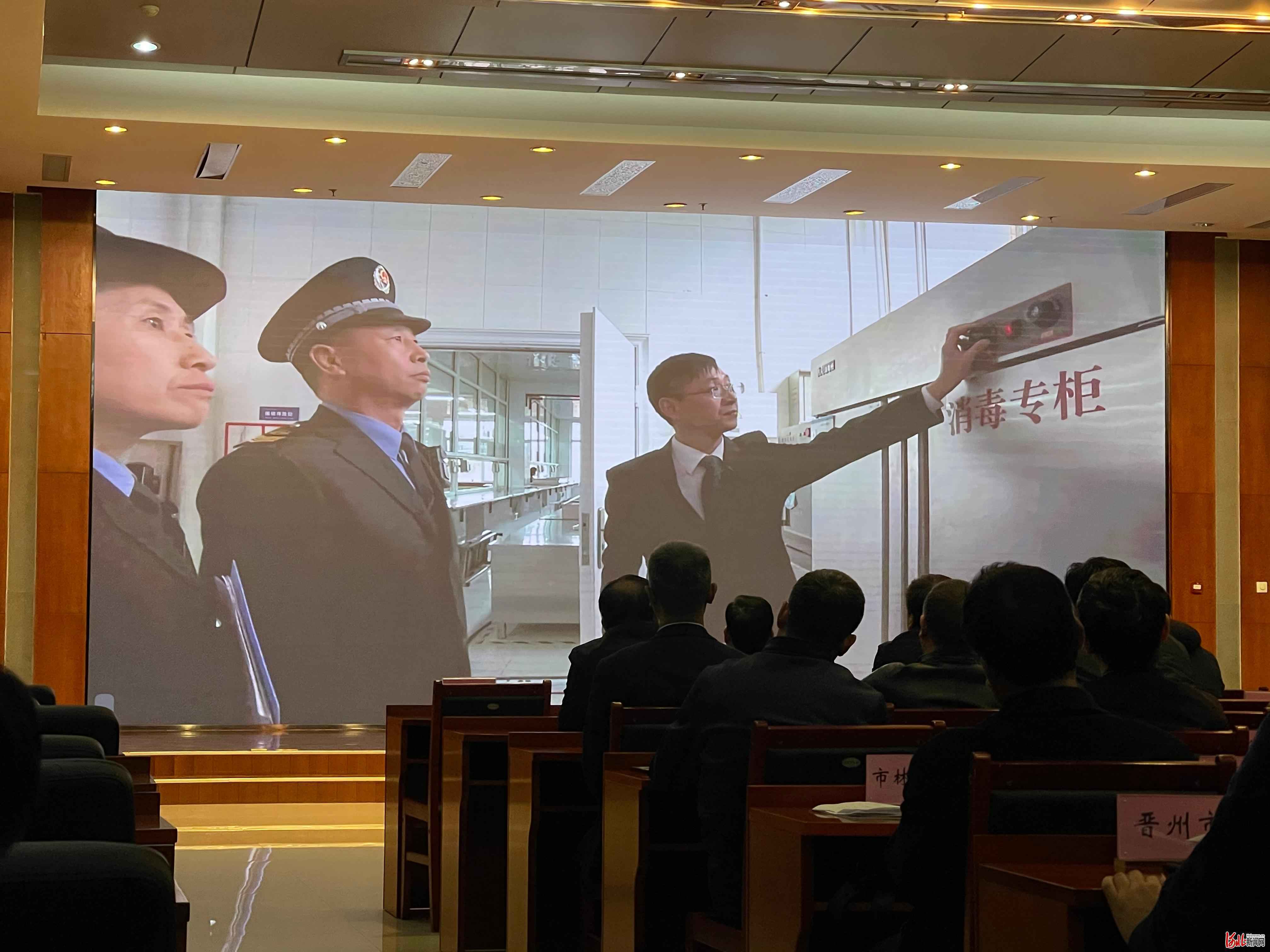 石家庄市举办全省首个“情景模拟+实地演练”大型食品安全突发事件应急演练