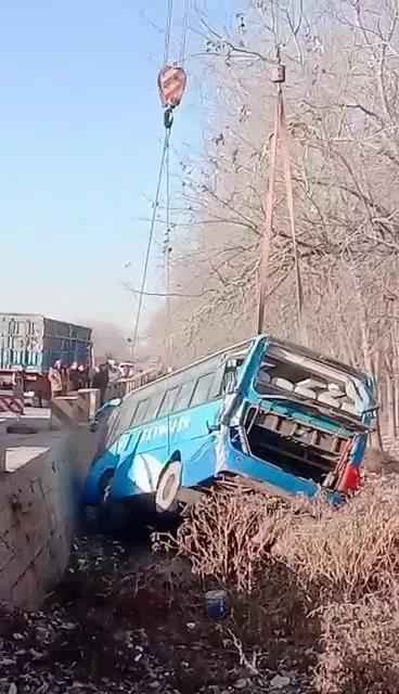 7人受伤！河北石家庄发生货车客车相撞事故