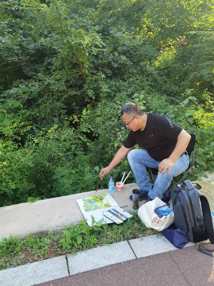 佳作 | 品美术家笔下长城的龙游之气与艺术之美