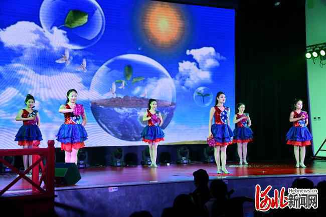 “心连心”宣讲党的十九届五中全会精神文艺演出在河北正定县上演