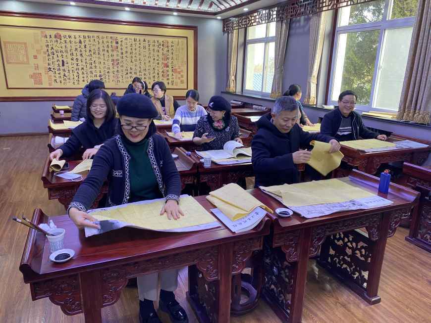 规范板书基本功 妙笔生花粉笔字 ——石家庄市裕华区东京北小学举办教师书法以训带练活动