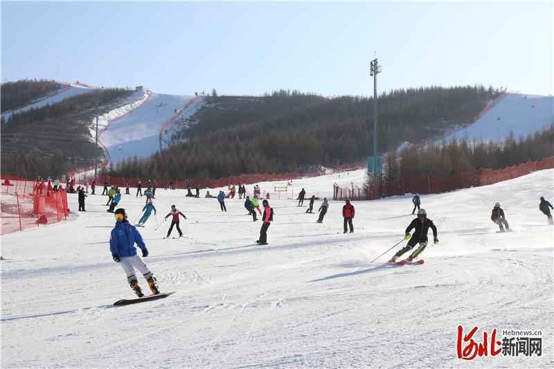 第二十届中国·崇礼国际滑雪季在河北张家口崇礼区开幕