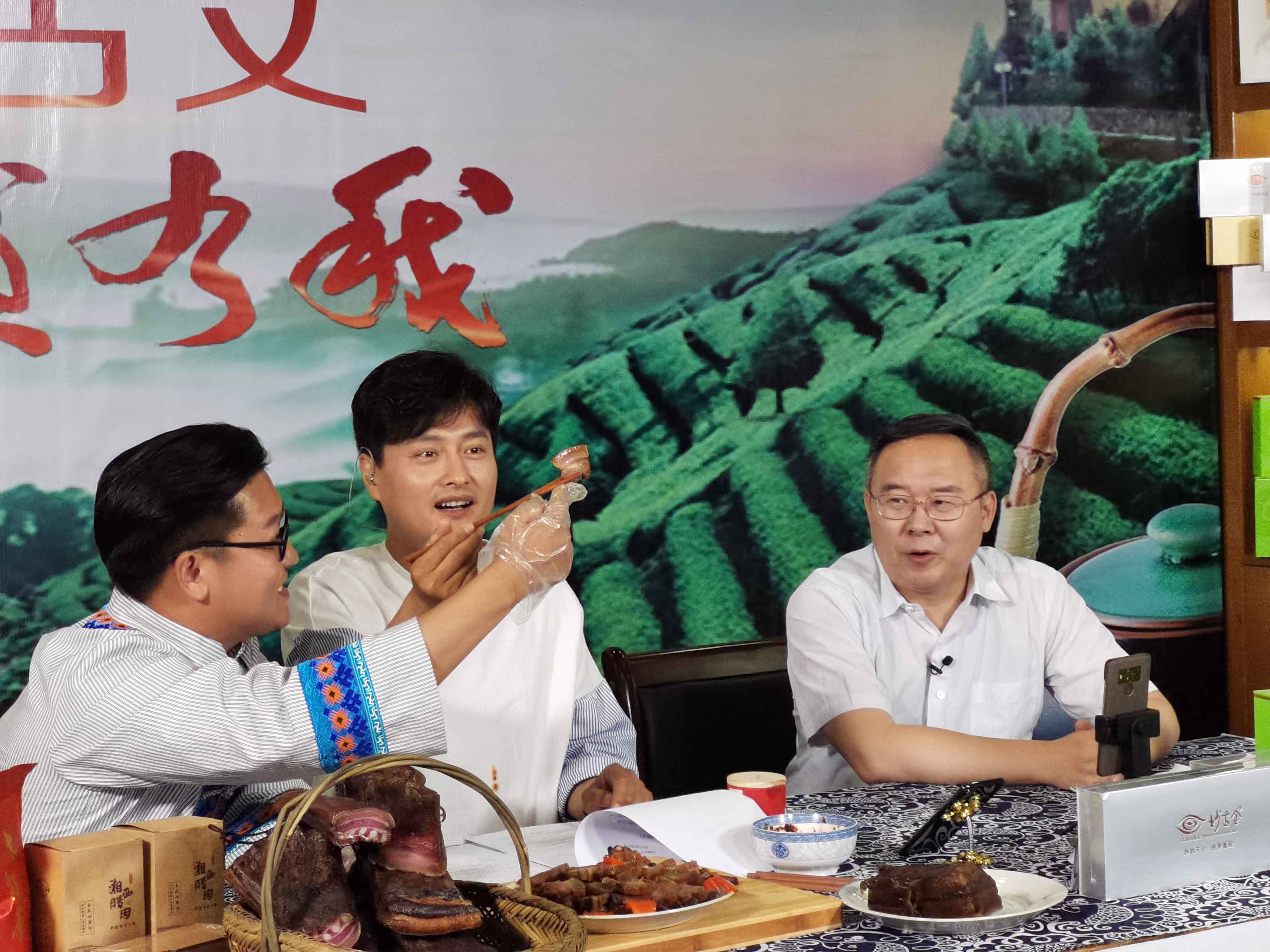 凝聚帮扶力量 光大银行奏响贫困地区脱贫致富曲