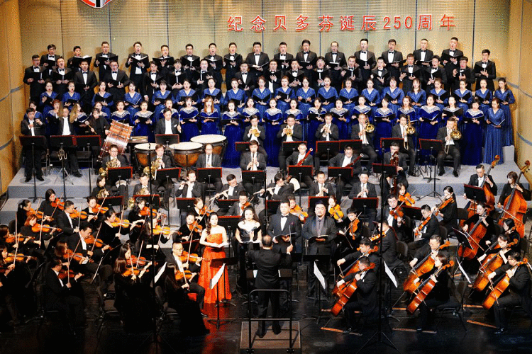 “携手经典，共赴岁末之约”——河北交响乐团“2021新年音乐会”28日在石奏响
