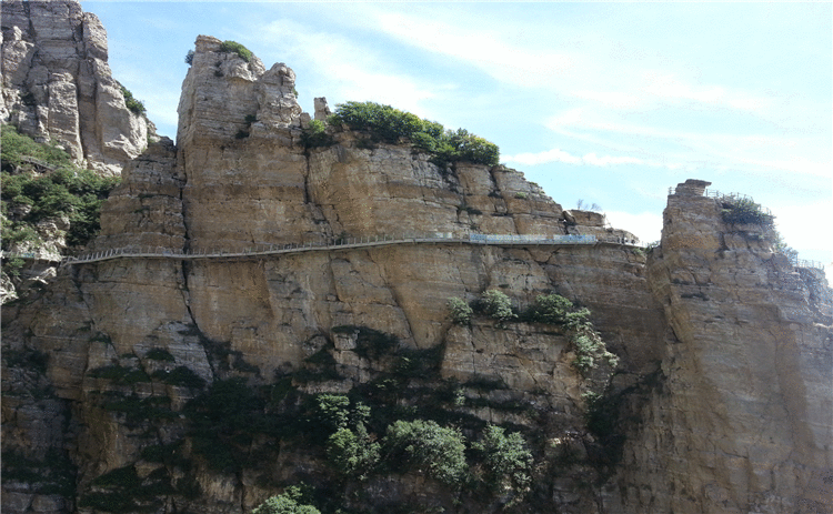 名牌导游带您游河北|全国唯一大理岩峰林地貌就在咱河北！这里自古被称为“太行之首”……