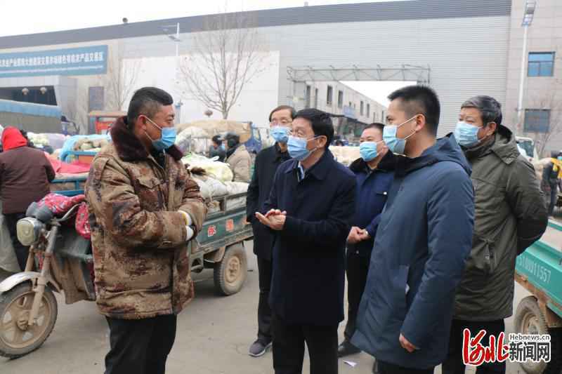 邯郸市市场监管局党组书记吴从江到蔬菜批发市场督导疫情防控和稳价保供工作