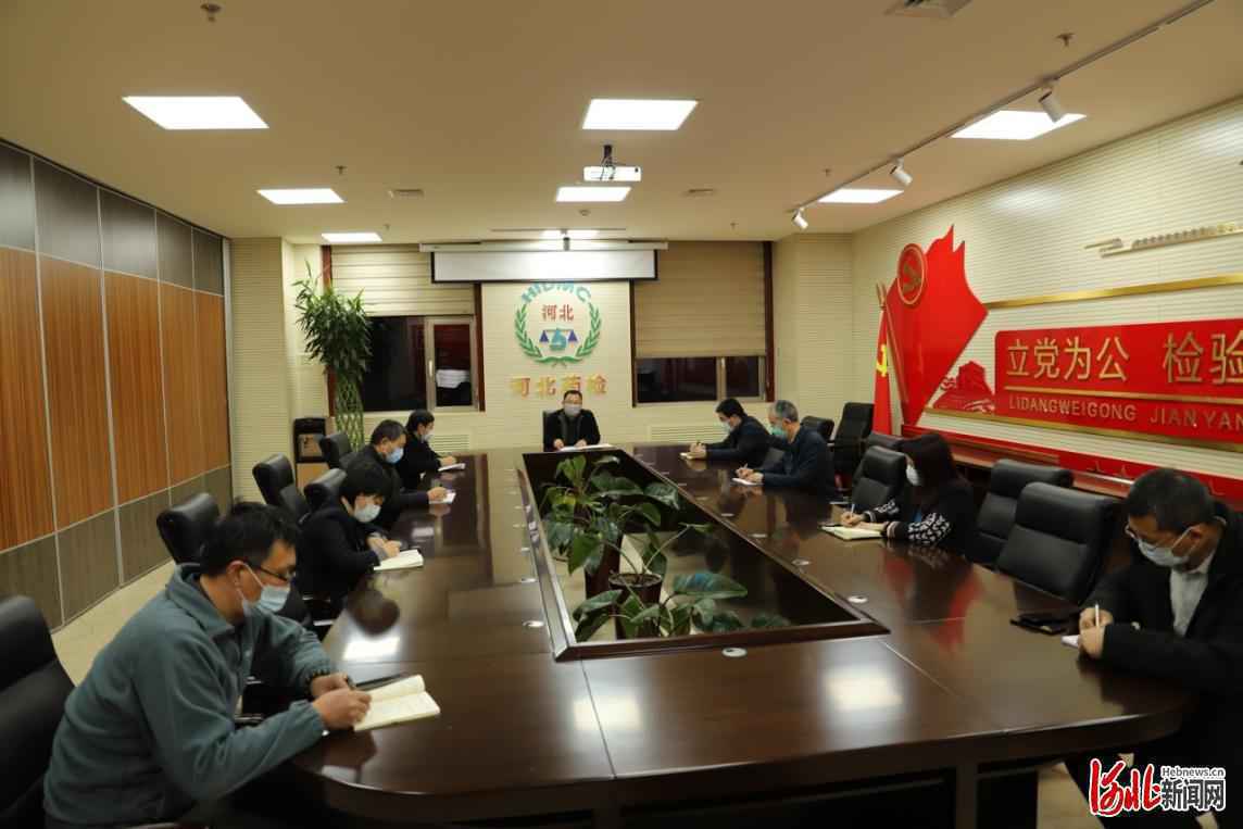 丁锦霞书记、金洪钧局长赴省药械院调研检查疫情防控工作