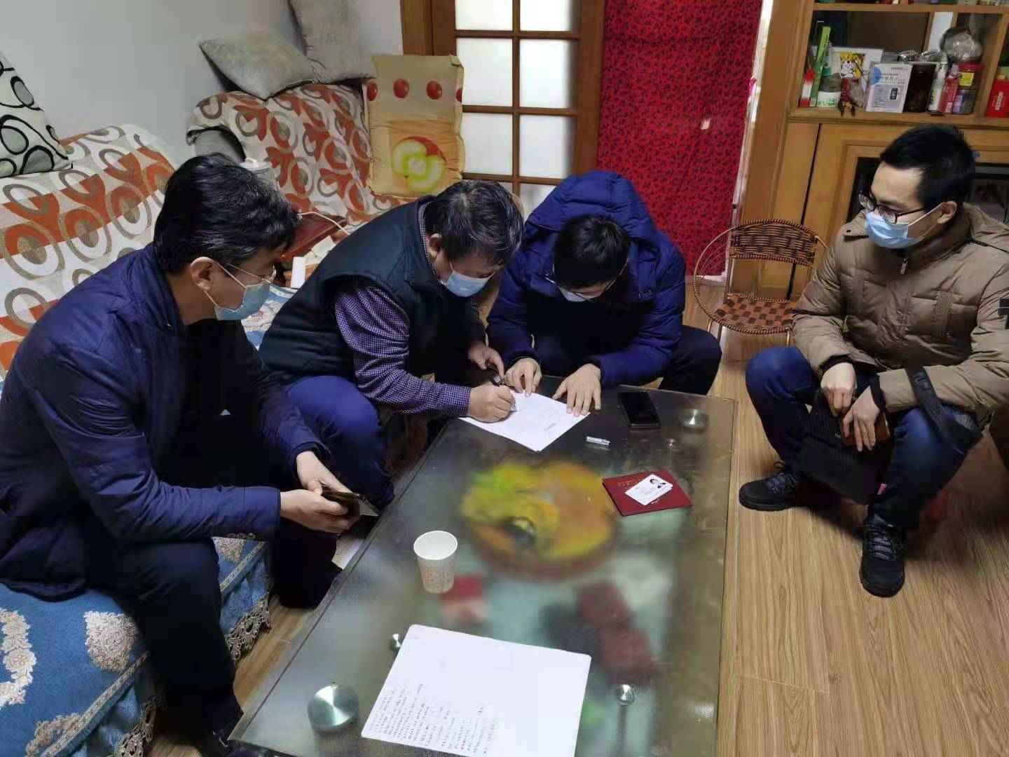 建行河北省分行为李瑞芝、张吉强家人分别送去百万保险