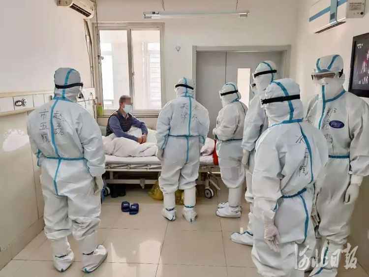 张伯礼院士深入石家庄定点医院指导:建设高水平的中医康复机制