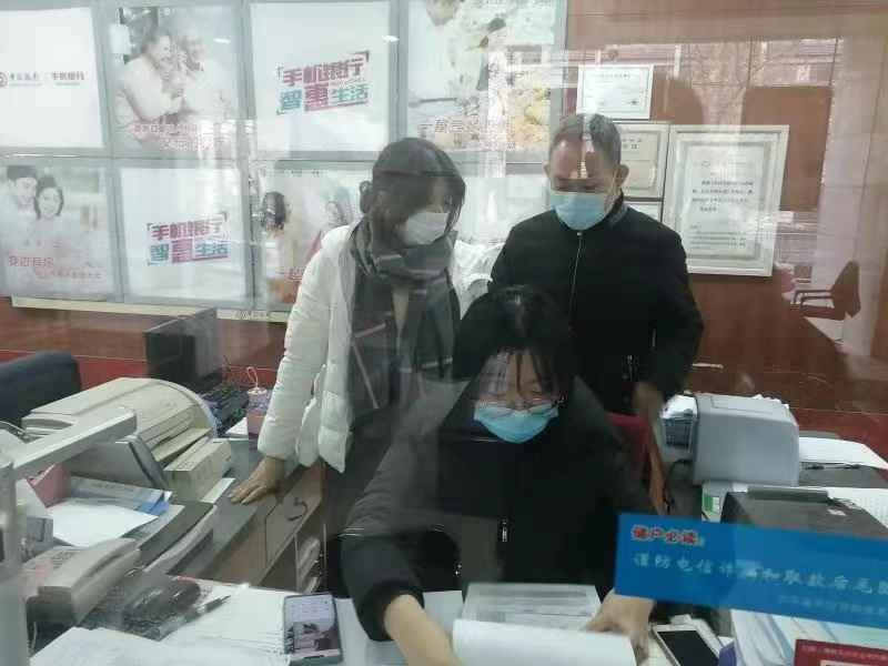 排除疫情影响，逆行保障民生