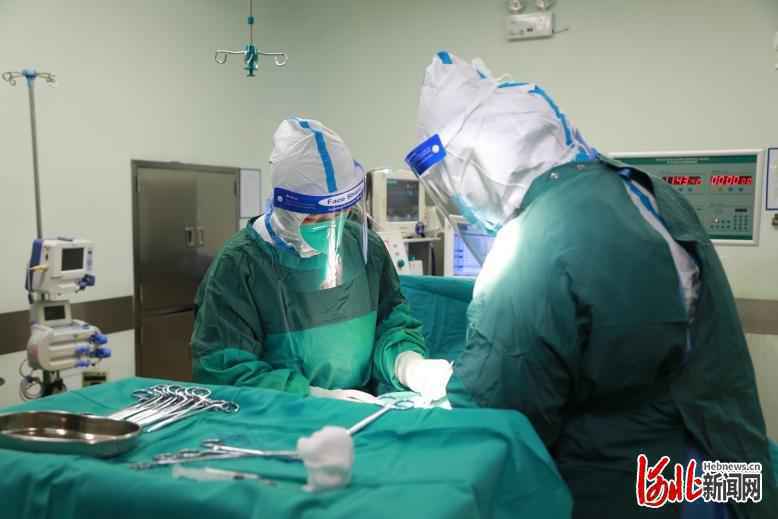 白衣天使谱写抗疫赋——共克时艰走泥丸！