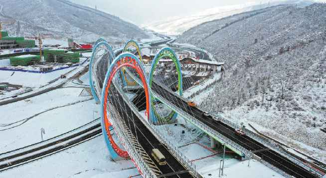 一路景观通赛场：延崇高速公路成“网红”景观路