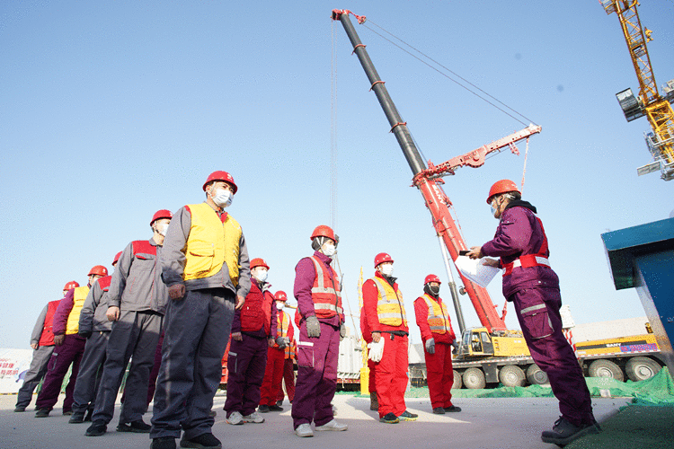 国网河北建设公司：雄安新区首座全地下变电站顺利完成主变吊装工作