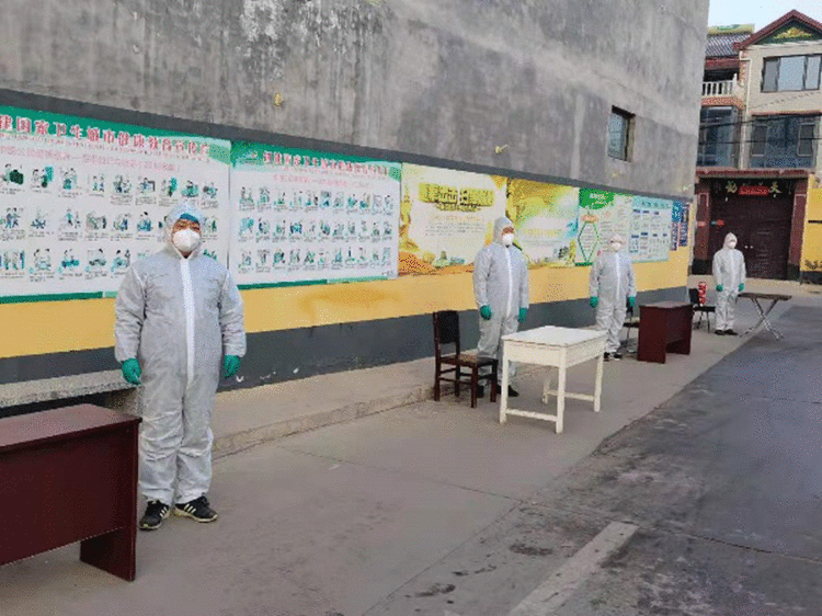 在防疫一线我们奋勇担当