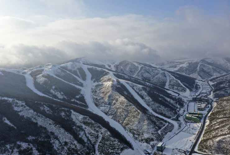 宛若仙境！雪后崇礼群山云雾缭绕，组图来了