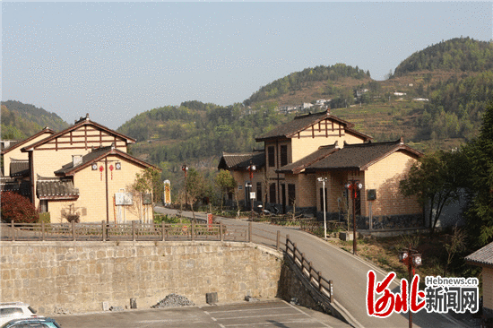 探访文旅扶贫的“竹山模式” 全国网媒见证深山苗寨蝶变“网红”