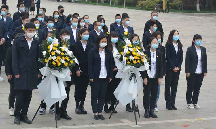 中建二局土木集团路桥分公司：铭党史 忆先烈 祭清明