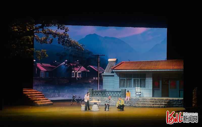 探班|大型原创话剧《青松岭的好日子》6日首演令人期待