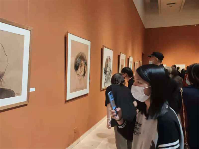 令人惊艳的视觉盛宴!“ 杜建奇和他的主角们——杜建奇素描艺术展”在石家庄开幕