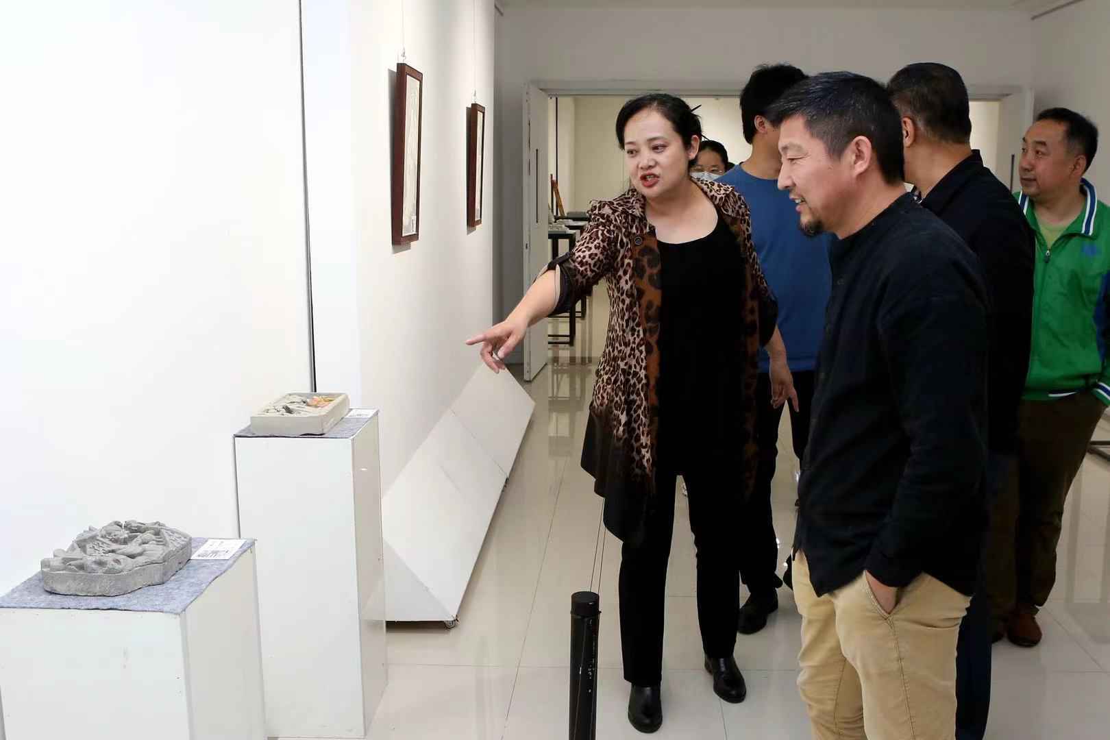 国家艺术基金“徽州三雕家风主题艺术作品巡展”在石家庄市中冶美术馆开幕