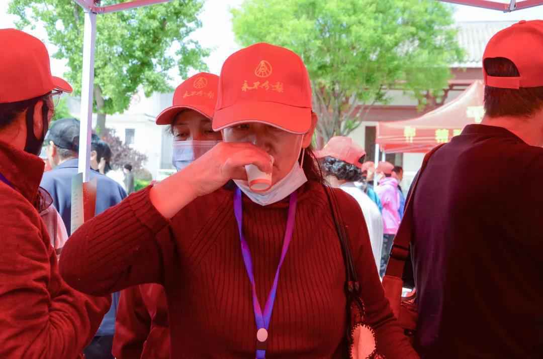 临漳第四届旅游周，永不分梨热情迎接八方游客到厂参观