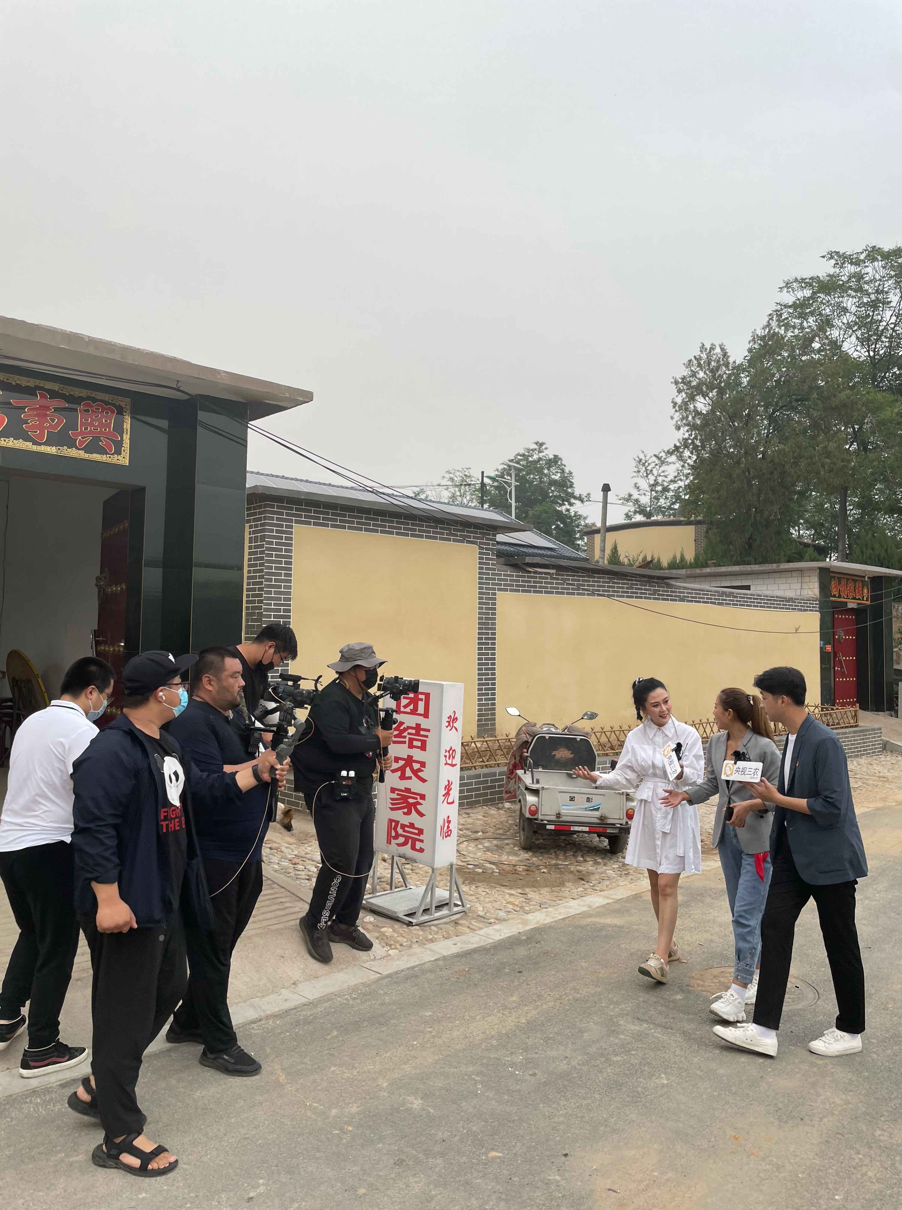 看！河北省平山县北庄村大步迈向致富路 听！村民团结一心唱好乡村振兴曲