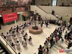 同心彩虹 美育共建——荣震瀚百幅